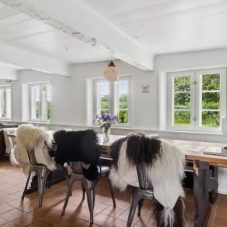 Feriehus Ro, Og Charme I Historisk